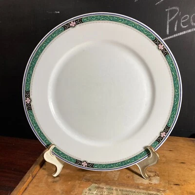 Mikasa Serena Jade Varias Piezas Vendidas por Pieza (El Borde Dorado está Desgastado) Foto 1 de 4