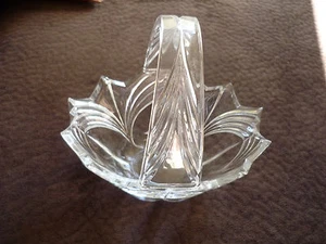CESTA DE CRISTAL TRANSPARENTE CON ASA/PATRÓN DE REMOLINO - Imagen 1 de 5