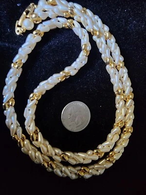 Collar Napier Perla Sintética Retorcida Elegante Crema Imitación Perla Tono Dorado 31" Alrededor Foto 1 de 4