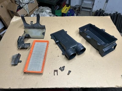 87-96 Ford E-150 Econoline VAN - 4.9 5.0 5.8 AIR FILTER BOX housing NON-mass - Image 1 of 4