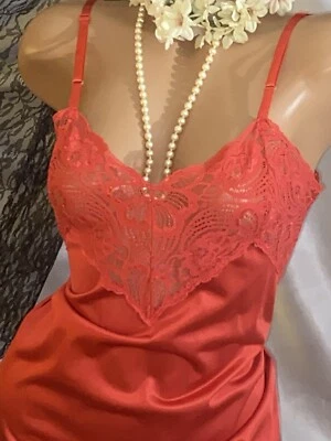 ВИНТАЖНЫЙ ШЕЛКОВИСТЫЙ НЕЙЛОН JC PENNEY КРАСНЫЙ ШИРОКИЙ КРУЖЕВНОЕ ПЛАТЬЕ СКОЛЬЖЕНИЯ НОВЫЙ LUX S / 34 36» МЕРЦАЮЩИЙ - Изображение 1 из 4