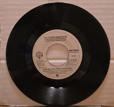 Doobie Brothers - Dependin' On You / How Do The Fools Survive - 45rpm 7" WB - Image 1 of 2