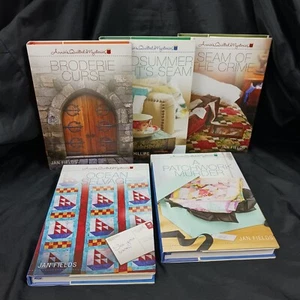 ANNIE'S ATTIC Quilted Mysteries BOOK LOT Of 5 Hardcovers LNew Cond - Picture 1 of 6