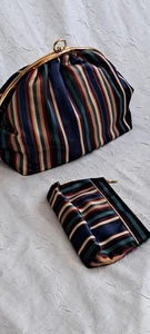 Handgefertigte Damen neu XL Bügel - Clutsh mit Kosmetiktasche, gestreifte Satin - Bild 1 von 10