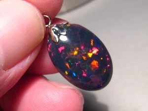 9,8 ct schwarzer Welo Opal Anhänger, massiv 14 k Gelbgold - Bild 1 von 12