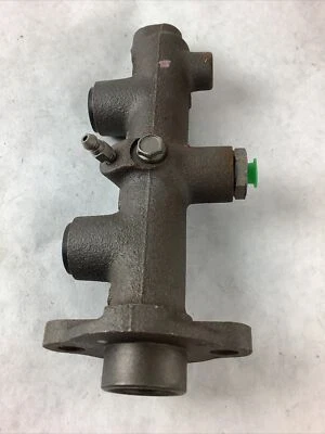 Cilindro maestro de freno Cardone 11-1877 Reman se adapta a 80-83 Mazda GLC Foto 1 de 4