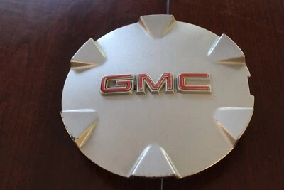 Tapa central de rueda GMC Terrain Silver 2010-2012 usada OEM P/N 9597570 Foto 1 de 3