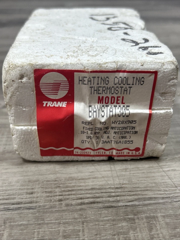 NOS TRANE BAYSTAT305 24 VOLT HEATING COOLING THERMOSTAT WITH FAN SWITCH - Image 1 of 4