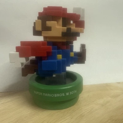 2015 Super Mario Bros. 30th Anniversary 8-Bit Mario Modern Color Amiibo Figurine - Image 1 of 3