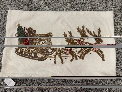 Funda de almohada lumbar Pottery Barn reno y trineo pan de jengibre árbol de Navidad Foto 1 de 4