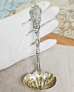 Gorham Sterlingsilber Marie Antoinette großer Konfektlöffel Zuckersieb 1890 - Bild 1 von 9