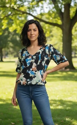 Blusa Nine West Azul Estampado Multi Floral Cuello en V Manga Corta, Extra Grande Foto 1 de 4