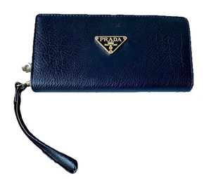 PRADA MILANO - FINE LEATHER Black Wallet WITH GOLD ZIPPER Slight Wear On Back - Picture 1 of 4