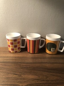 Vintage coffee mugs plastic 1970s Thermos-Serv (Lot Of 3) 8oz - Picture 1 of 12