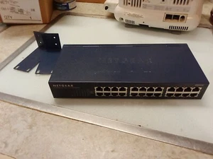 NETGEAR ProSafe JFS524 24-Port 10/100 Switch - Picture 1 of 8