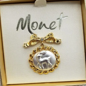 Vintage Christmas Reindeer Brooch Two Tone Hanging Bow Signed Monet Pin - Picture 1 of 5
