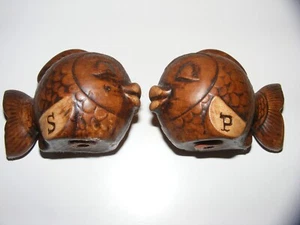 Vintage Kissing Brown Fish Salt And Pepper Shakers By Treasure Craft Goldfish - Picture 1 of 6