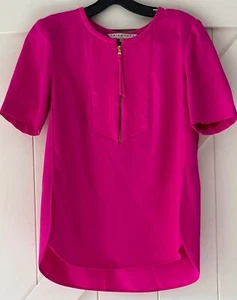 Trina Turk Bluse fuchsia rosa mit Viertelreißverschluss am Ausschnitt | Größe S - Bild 1 von 3