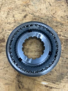 SJ14547 SJ26549 Sincronizzatore John Deere serie M NUOVO OEM - Foto 1 di 3