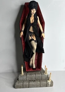Elvira Cassandra Peterson Signed Mistress Of The Dark Premium Format Figure BAS - Picture 1 of 8