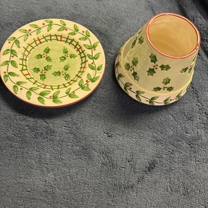Yankee Candle 2 Pc Christmas Holly Berry Plate and Shade - Picture 1 of 6