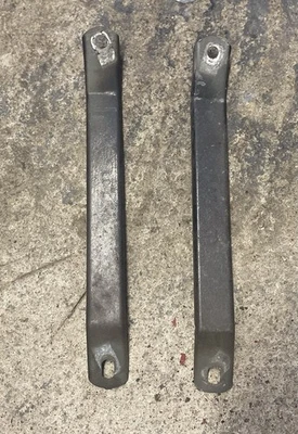 Soportes de montaje de guardabarros delantero Ford Thunderbird 1983-1988 soporte Foto 1 de 2