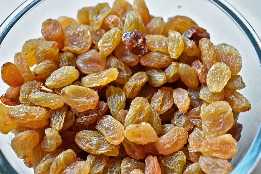 Dried grapess Dried Grapes Raisins Dry Fruit Grape Seedless Natural Organic 100% - Image 1 of 1