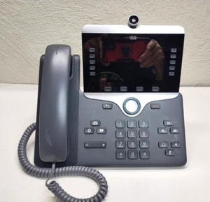 Cisco CP-8845-K9 Color Display IP Phone with Handset, Cord, Camera & Stand - Bild 1 von 4