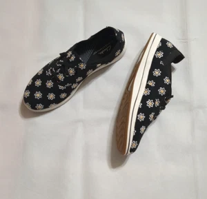 Clarks Cloudsteppers Mujer 8.5M Breeze Ave Tenis Bordados Margaritas Negras - Imagen 1 de 12