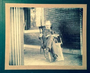 Vintage Victorian Photo, Portrait, Print - 1890's - Man in Cane Chair - Bild 1 von 2