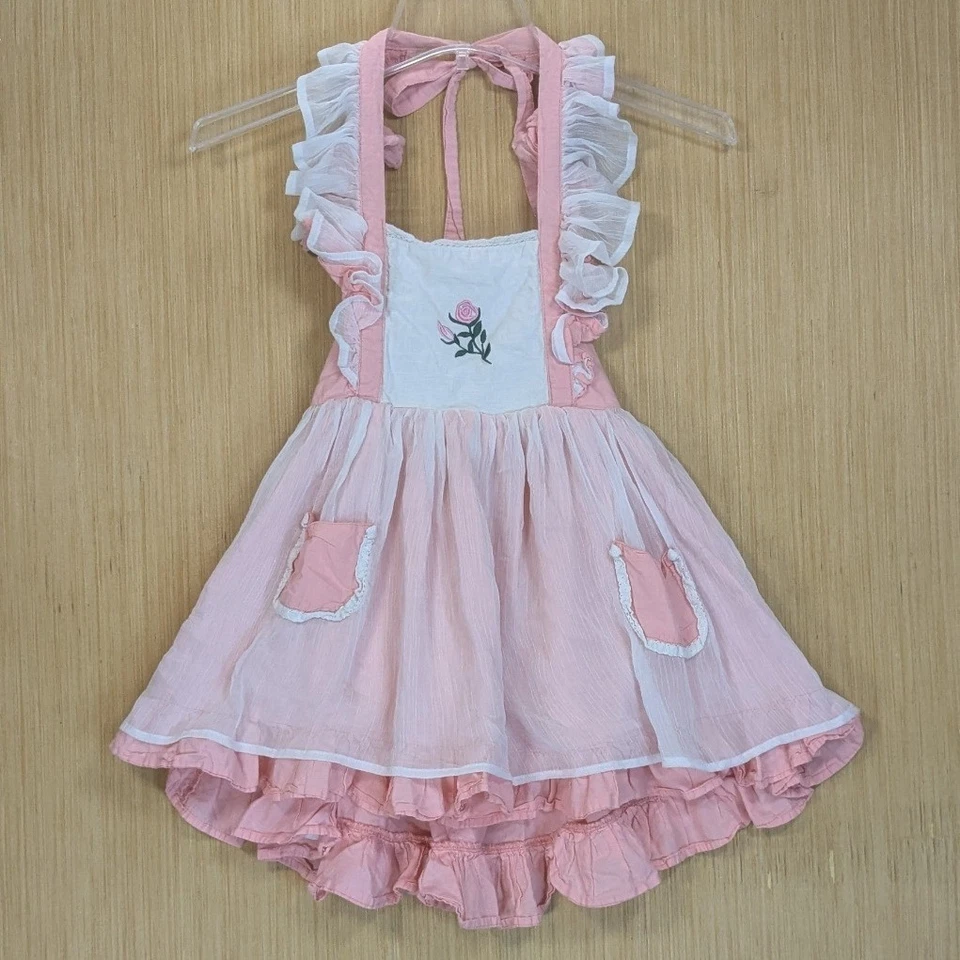 Vestido InSewlee Rosa Bordado Delantal Niñas 6 Volantes Cottagecore Retro Foto 1 de 4