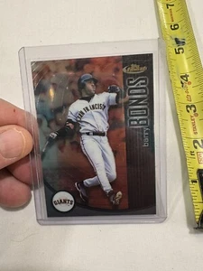 2001 Topps Finest MLB Barry Bonds Baseball Refractor Card SP Serial #334/1999 - Picture 1 of 3