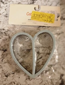 Heart Sandwich Cutter - Picture 1 of 2