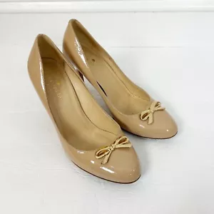 Kate Spade Catia Pumps with Gold Bow Size 7.5 Beige Patent Leather Women's - Picture 1 of 7