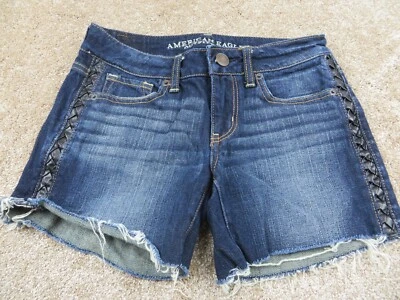 Sexy Pantalones Cortos de Denim Oscuros Elastizados American Eagle Cortados Negro Trenza Acento Mujeres 2 Foto 1 de 4