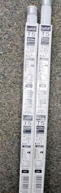 2 x LyvEco 8 Watt 288mm x 16mm Cool white T5 Fluorescent Tube bulb - Image 1 of 2