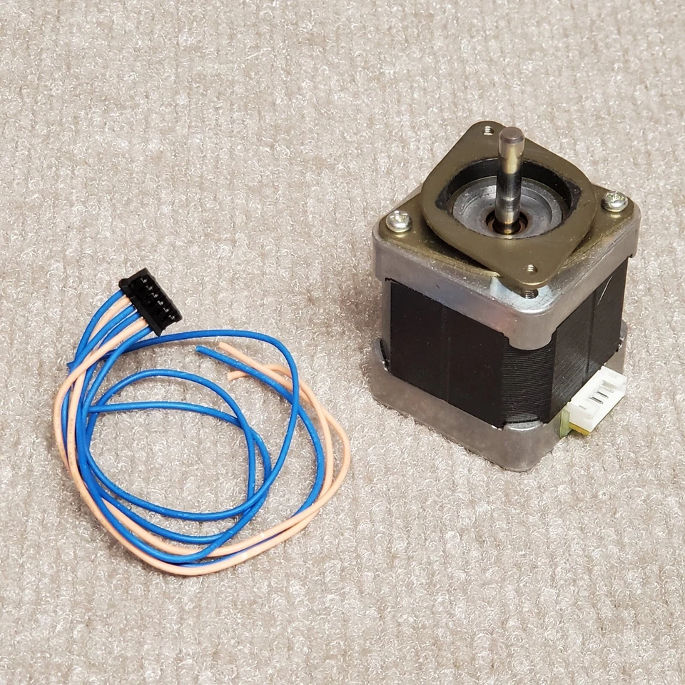 Minebea-Matsushita Stepping Motor 127DE02991 17PM-K402-P4V T12112-01 - Image 1 of 4