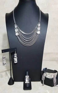 Paparazzi-Jewelry, Magnificent Musings - Complete Trend Blend Necklace-Set - Picture 1 of 6