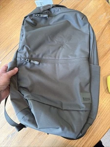 Neu mit Etikett lululemon Rucksack mit doppeltem Reißverschluss 22 l ARMEEGRÜN Laptoptasche - Bild 1 von 21