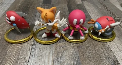 SONIC THE HEDGEHOG VINYL MINI SERIES FIGURES BY SEGA X KIDROBOT Blind Box Toy - Image 1 of 4