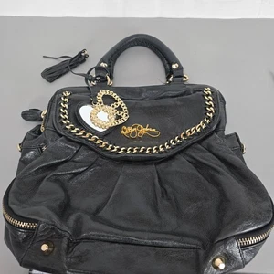 Betsey Johnson Schultertasche schwarz Kunstleder goldfarben verspiegelt Herz Kette - Bild 1 von 13