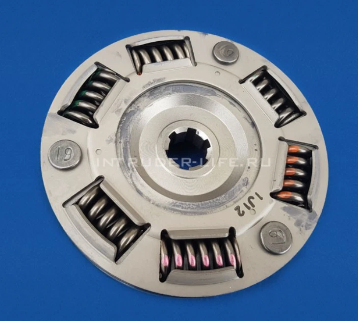 Buje de embrague genuino Suzuki Boulevard M109R 2011-2019 2021-2023 21410-48G10 OEM Foto 1 de 1