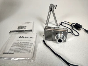Cámara digital Polaroid i1035 10,0 MP con LCD de 3,0" plateada - funciona menos flash - Imagen 1 de 22