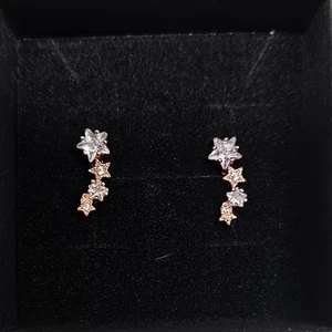 Pendiente Cartílago Estrella Fugaz Chapado en Oro Rosa 16GA/1.2mm Cuenta con cuatro estrellas - Imagen 1 de 6
