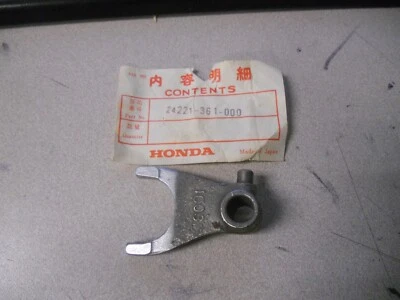Horquilla de cambio de marchas Honda 1975-1977 MR175 1974-1976 MT125 24221-361-000 NUEVO DE STOCK Foto 1 de 4