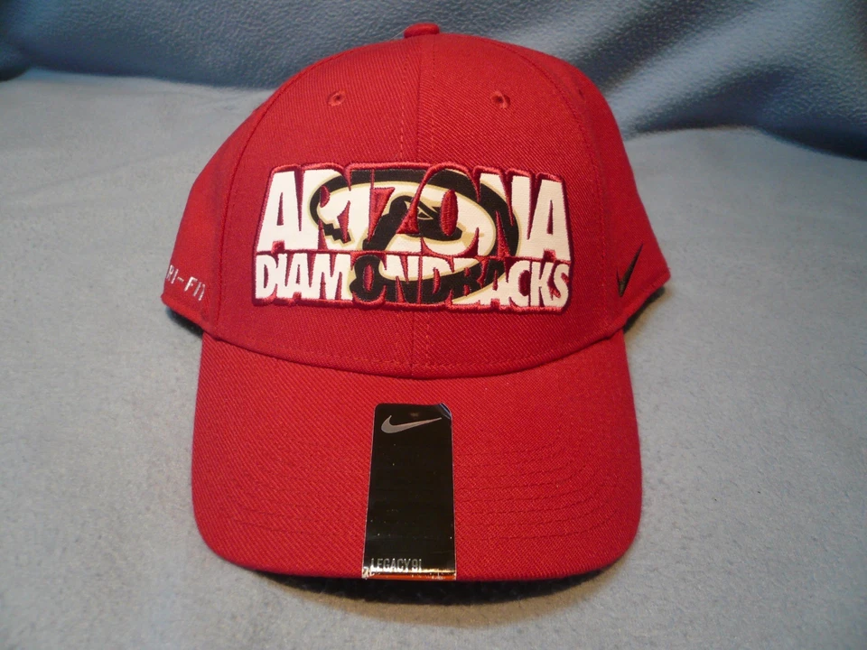 Nike Arizona Diamondbacks L-XL NUEVO Curvo Bill Sombrero Gorra D-Backs Béisbol Foto 1 de 4