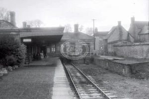 PHOTO BR British Railways Station Scene - BLENHEIM + WOODSTOCK 1953 2 - Picture 1 of 1