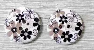 wood round flower sewing buttons 2 holes 3/4 inch black gray #6 set 2pc - Image 1 of 2