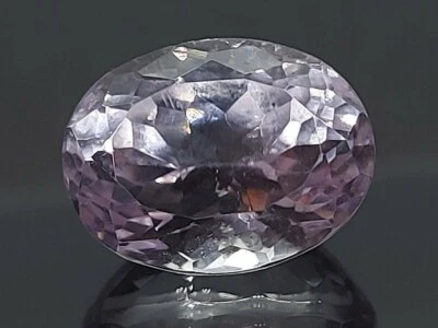 Natural Kunzite Gemstone - Faceted Loose Spodumene 9.5 CTS Oval - Image 1 of 4