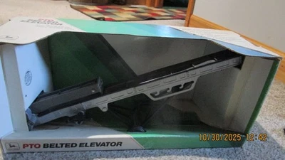 Elevador gris John Deere vintage 1989 Ertl escala 1:32 con cinturón con pacas #5609 nuevo en caja Foto 1 de 4